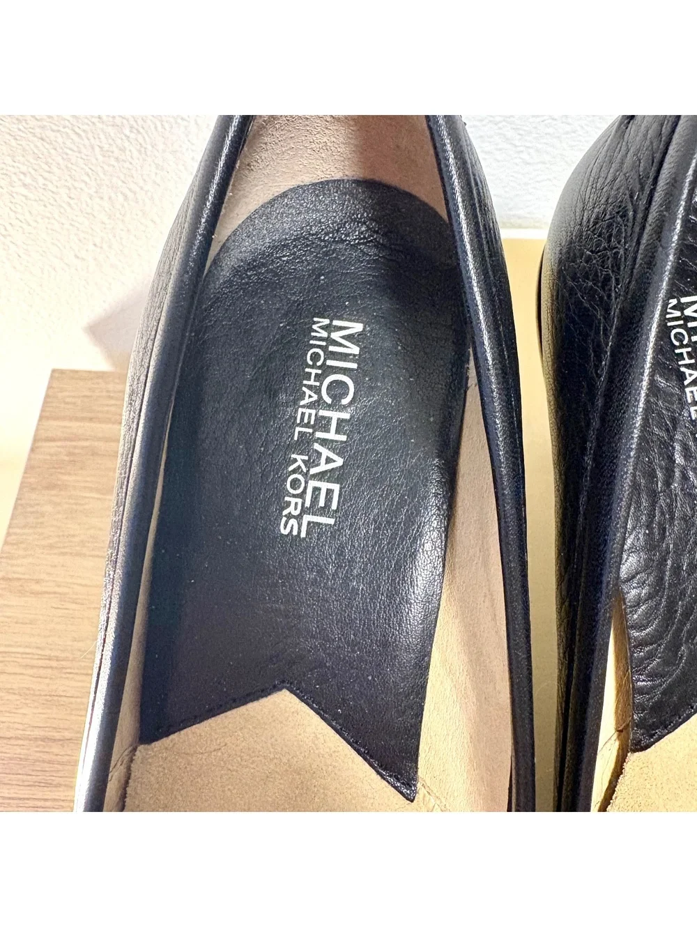 Michael Kors Westside Mid Moc Black Leather Loafers Pumps Heels Size 8.5 M Box